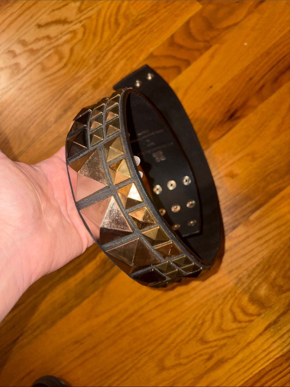 BCBGMaxAzria Black Leather Belt with Metallic Pyramid Studs SZ MEDIUM